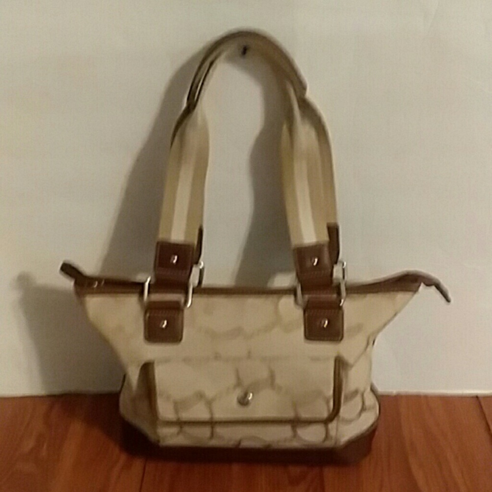 Chaps Woman Hand, Shoulder Bag